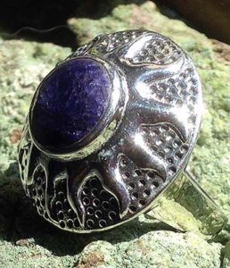 Sonnenring mit Saphir