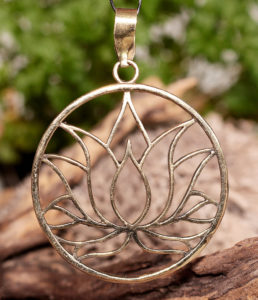 Lotusblume Anhänger aus Messing im Ganesha Online Shop