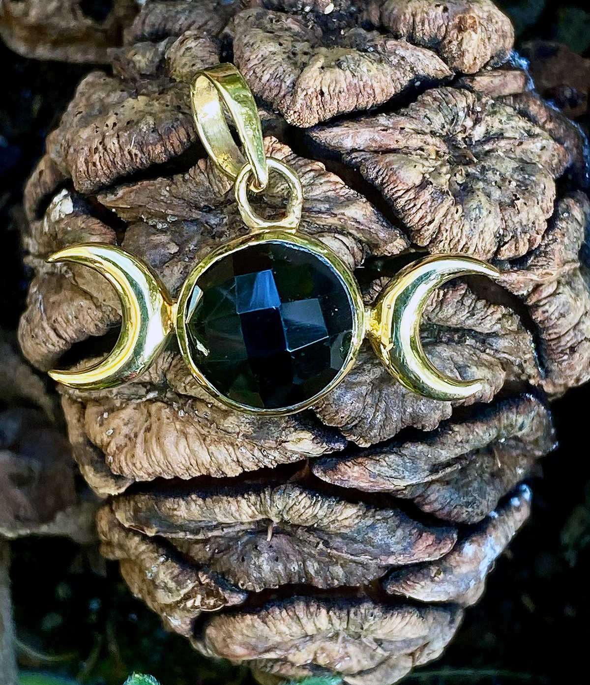 Dreifache Mondgöttin Messing Anhänger