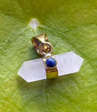 Bergkristall Anhänger mit Lapislazuli