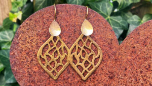 Messing Ohrringe gebürstet im Ganesha Shop