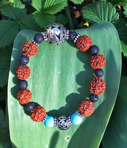 Armband mit Rudraksha Samen im Ganesha Online Shop