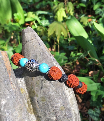 Armband mit Rudraksha Samen