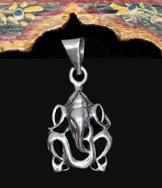 Kleiner Ganesha Anhänger in Silber aus Indien im Ganesha Online Shop