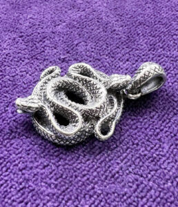 Aurin Auryn Silber Schlangen Amulett Anhänger online kaufen