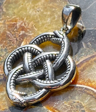 Ouroboros Auryn Silber Schlangen Anhänger