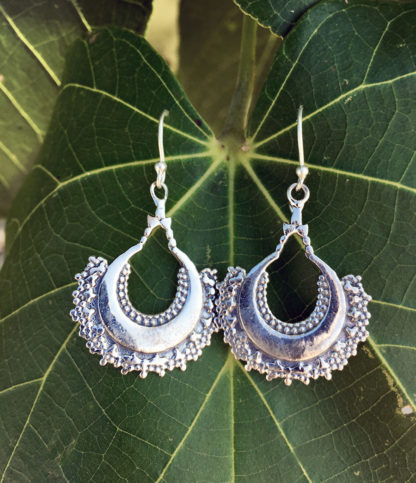 Silberohrringe mit indischer Ornamentik im Online Shop