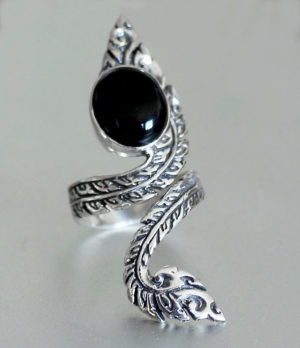 Verstellbarer Silberring mit Onyx - Ganesha Online Shop