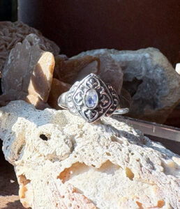 Silberring mit Mondstein fein facettiert