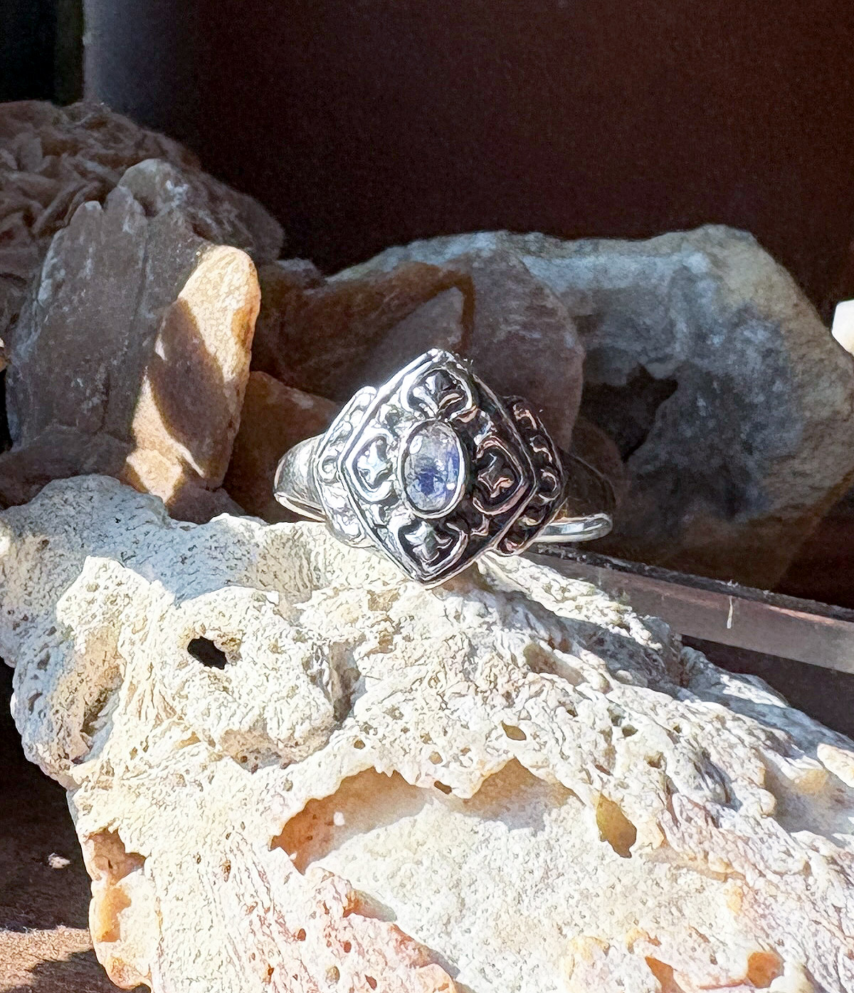 Silberring mit Mondstein fein facettiert